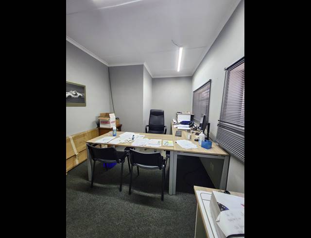 528M² WORKSHOP TO LET IN BEACONVALE